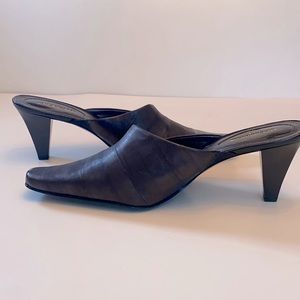 NWOT Liz Claiborne Flex Mules